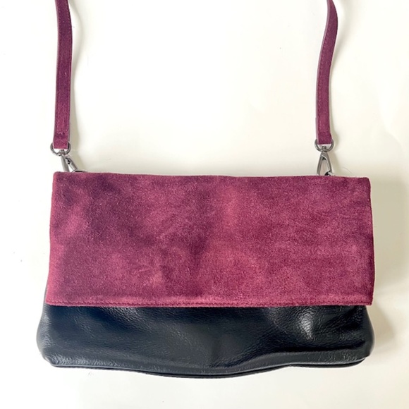 Sondra Roberts Purple Suede and Black Leather Crossbody/ Handbag - Picture 2 of 9
